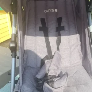 baby Stroller lay back, lockable front swivel wheels. Sun/ rain hood and Visor for viewing toddler - Image 5