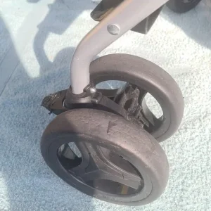 baby Stroller lay back, lockable front swivel wheels. Sun/ rain hood and Visor for viewing toddler - Image 8