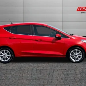 2018 Ford Fiesta 1.1 Zetec Navigation 5dr Hatchback PETROL Manual - Image 3