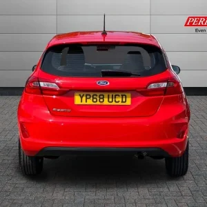 2018 Ford Fiesta 1.1 Zetec Navigation 5dr Hatchback PETROL Manual - Image 5