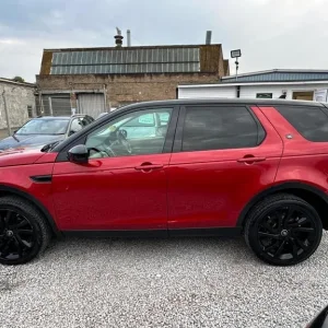 2016 Land Rover Discovery Sport 2.0 TD4 HSE Black Auto 4WD Euro 6 (s/s) 5dr ESTA - Image 4