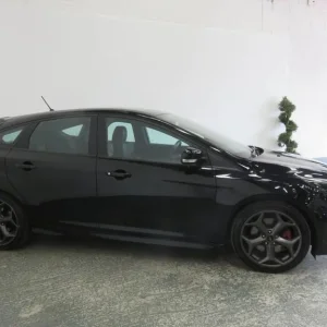 FORD FOCUS 2.0 TDCi ST-2 Euro 6 (s/s) 5dr 2017 - Image 4