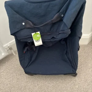 Kipling Darcy M suitcase - Image 4