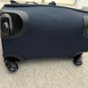 Kipling Darcy M suitcase - Image 6