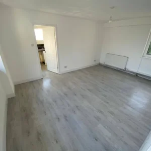 2 Bedroom Flat Blairdardie G15 - Image 2