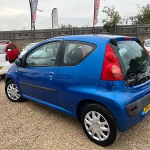 2010 Peugeot 107 1.0 12V Urban 2 Tronic Euro 4 3dr HATCHBACK Petrol Automatic - Image 6