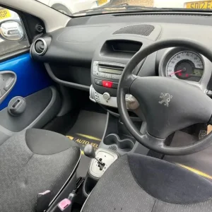 2010 Peugeot 107 1.0 12V Urban 2 Tronic Euro 4 3dr HATCHBACK Petrol Automatic - Image 7