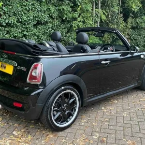 2010 MINI Convertible 1.6 Cooper S [184] 2dr CONVERTIBLE Petrol Manual - Image 2