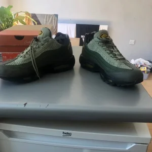 Nike x Corteiz air max 95s military green