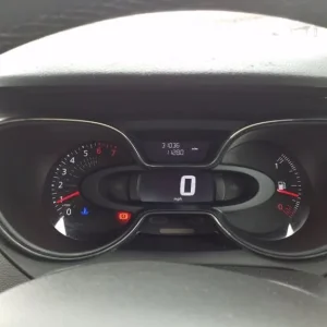 Renault Captur 0.9 TCE 90 Signature X Nav 5dr Petrol - Image 8