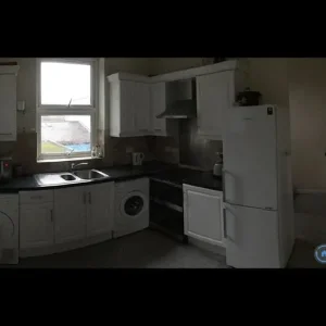 1 bedroom in Mile End Road, London, E3 (#579451) - Image 3