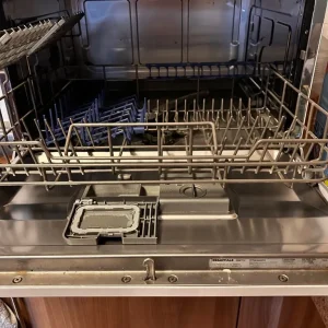Table top dishwasher