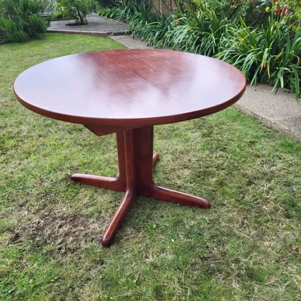 Gorgeous Mid Century Teak Dining Table Seats Up To 8 People