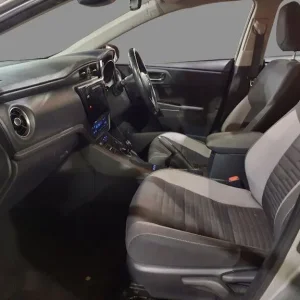 2017 Toyota Auris 1.8 VVT-h Business Edition CVT Euro 6 (s/s) 5dr (Safety Sense) HATCHBACK Petrol... - Image 3