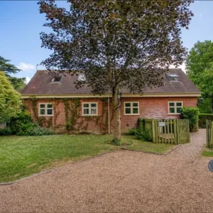 3 bedroom house in Church Road, Billericay, CM11 (3 bed) (#2583220)