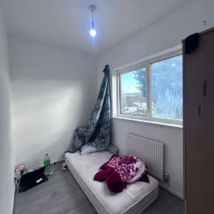 Box Room - Image 3