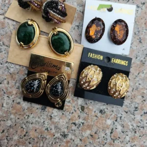 18 PAIRS OF CHUNKY RETRO/VINTAGE CLIP-ON EARRINGS - Image 2