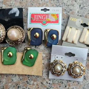 18 PAIRS OF CHUNKY RETRO/VINTAGE CLIP-ON EARRINGS - Image 3