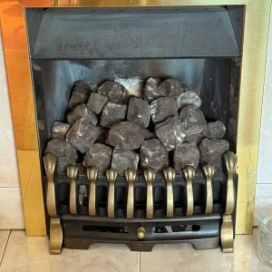 Kinder Gas fire with wooden surround and tiles - Image 3