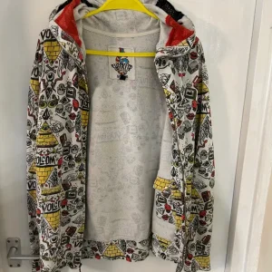 Rare Jesse Pink Man Breaking Bad Ryan Sheckler x Volcom Hoodie And Meth T-Shirt - Image 6