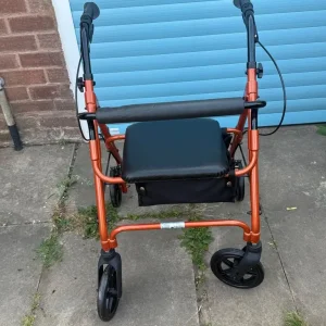 Rollator walker with seat