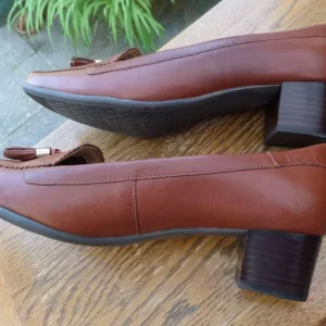 Ladies Tan VAN DAL Sidney Slip-On Leather Shoes Size UK 8 D - Image 4