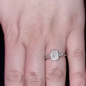 Princessa cluster engagement ring - Image 2