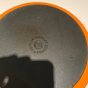 LE CREUSET LARGE 26 cm POT RGP £320 £100 USED TWICE - Image 6