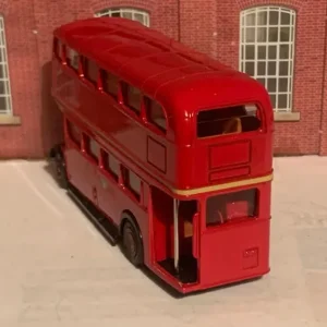 SCALE MODEL BUS London Transport AEC RT Post-War - Image 2