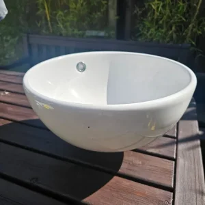 Bathroom/cloakroom hand wash basin - Image 5