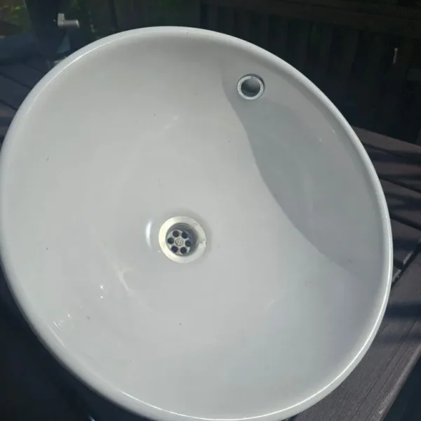 Bathroom/cloakroom hand wash basin