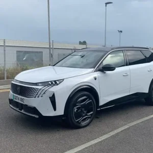2025 Peugeot 5008 Electric SUV 73kWh GT 5-door - Image 7