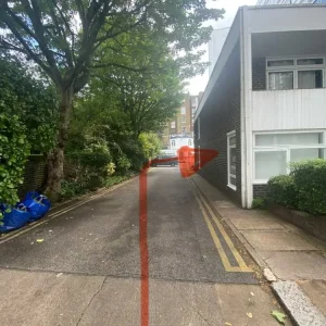 Garage to rent in London (W2) | Stashbee - Image 4