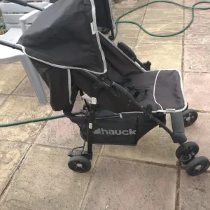 Hauck stroller g c with rain cover pick up only. Would be sold as seen - Image 4