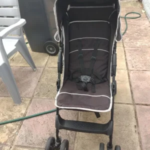 Hauck stroller g c with rain cover pick up only. Would be sold as seen