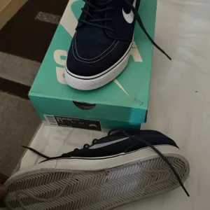 Nike size uk 10 - Image 2