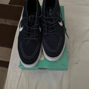 Nike size uk 10