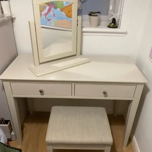 Dressing table