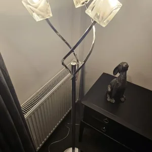 Chrome 3 fluted standard floor lamp with chrome circular base - Image 7