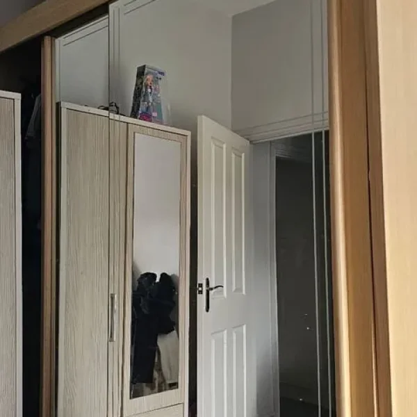 Double wardrobe with large mirrors