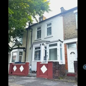 4 bedroom house in Seymour Road, London, N9 (4 bed) (#2583233) - Image 2