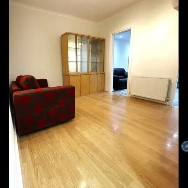 4 bedroom house in Seymour Road, London, N9 (4 bed) (#2583233)