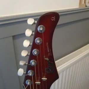 Cort electric guitar with cube amp leads - Image 4