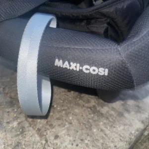 Maxi-Cosi baby car seat used a handful of times - Image 2
