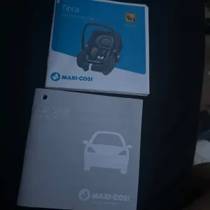 Maxi-Cosi baby car seat used a handful of times - Image 4