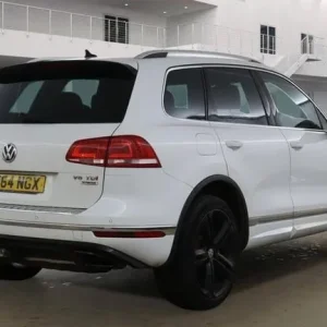 2015 Volkswagen Touareg 3.0 TDI V6 BlueMotion Tech R-Line Tiptronic 4WD Euro 6 (s/s) 5dr ESTATE D... - Image 7
