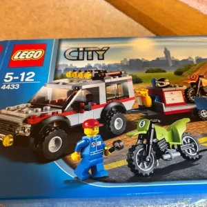 Lego City 4433 Dirt Bike Transporter - Image 2