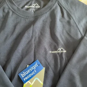 Women’s Essential Tech Tee Navy Long Sleeve Freedom Trail - Image 2