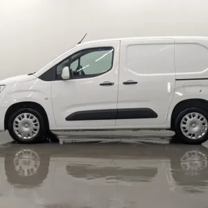 2021 Vauxhall Combo Turbo D 2300 Sportive Panel Van Diesel Manual - Image 2