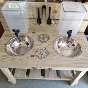 Mud kitchen with two water tanks - Image 3